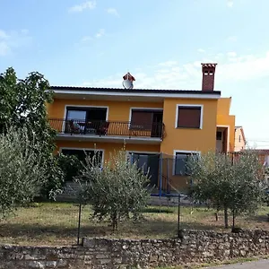 Karlo Apartment